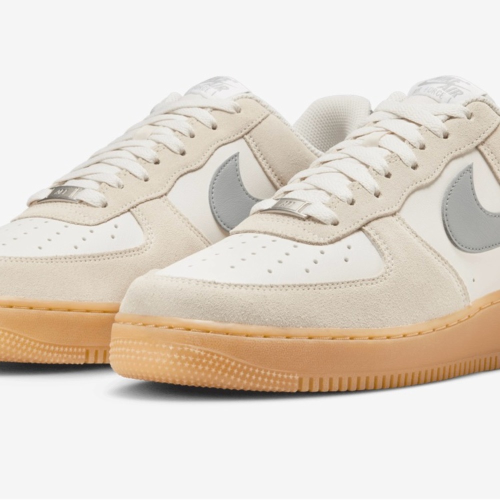 Nike Beige and Gray Sneakers
